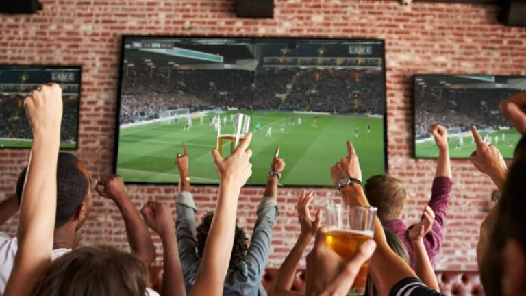 Torcedores reclamam de delay na transmissão da Copa do Mundo