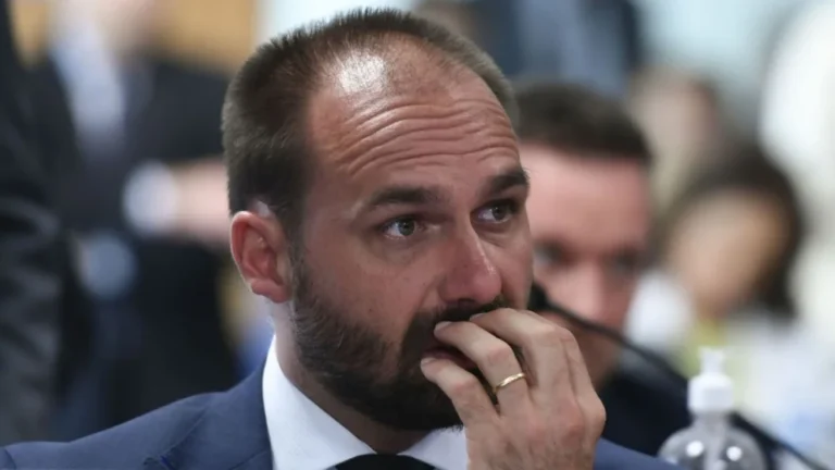 Moraes condena Eduardo Bolsonaro por lobby nos EUA e coação processual