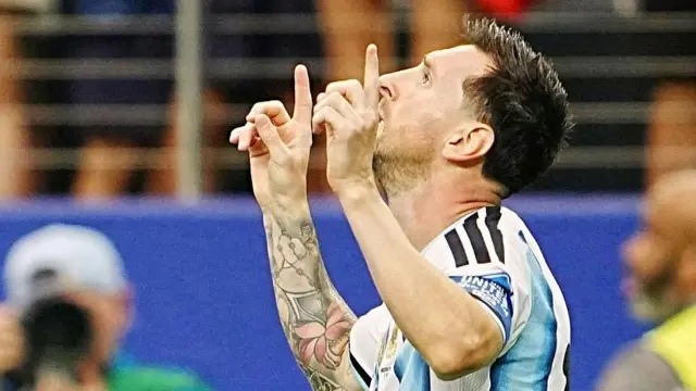 Messi perde pênalti, dá a volta por cima e faz história em Dallas