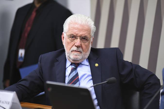 Jaques Wagner vira alvo da PF por apartamento e pagamentos do Master