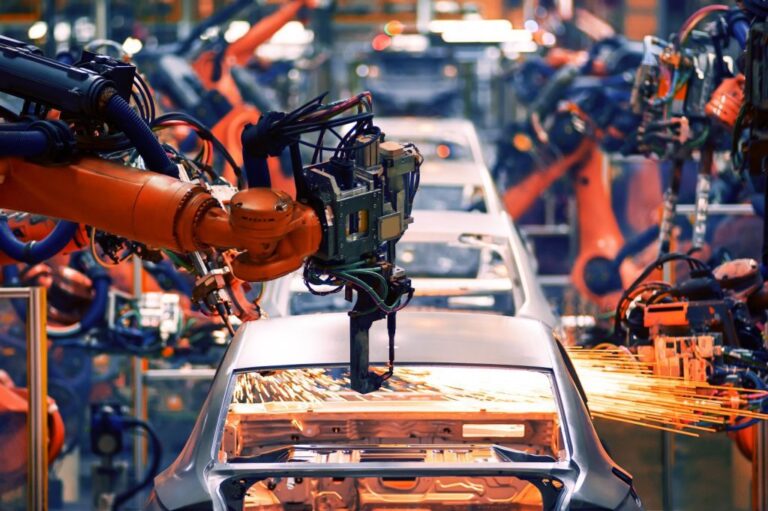 Por que trabalhamos tanto se a tecnologia deveria nos dar mais tempo livre?