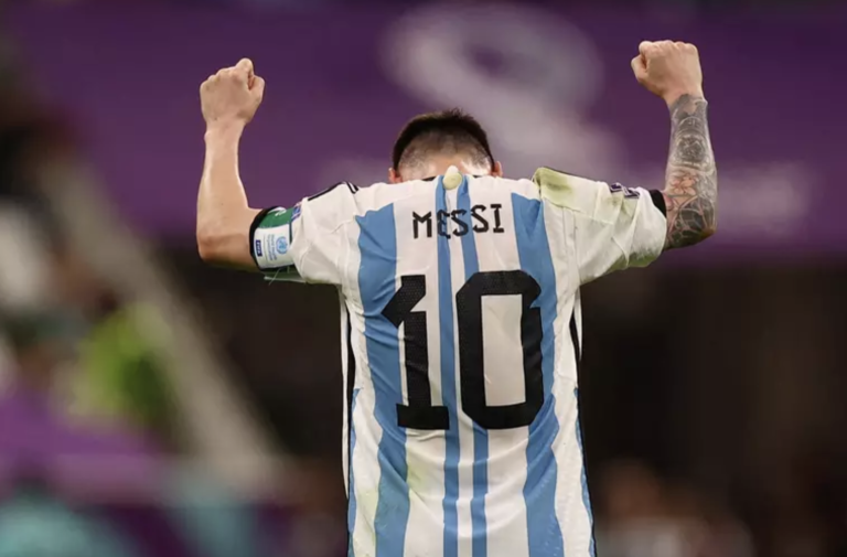Com duas assistências de Messi, Argentina bate a Inglaterra e é finalista